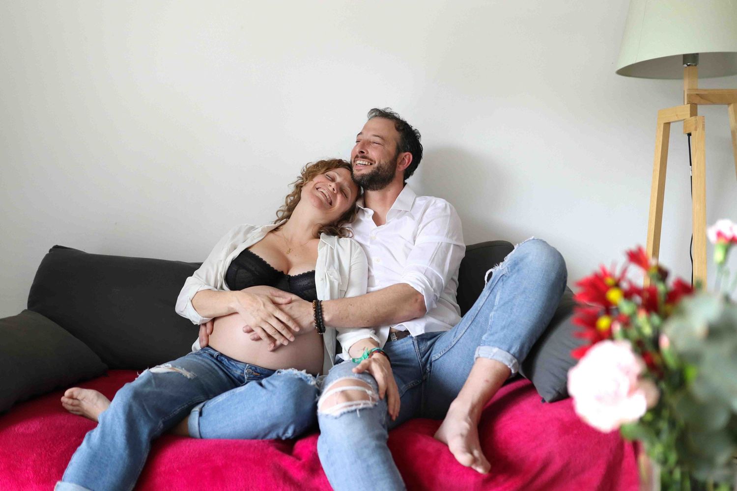 Foto de embarazo de una pareja en Sevilla
