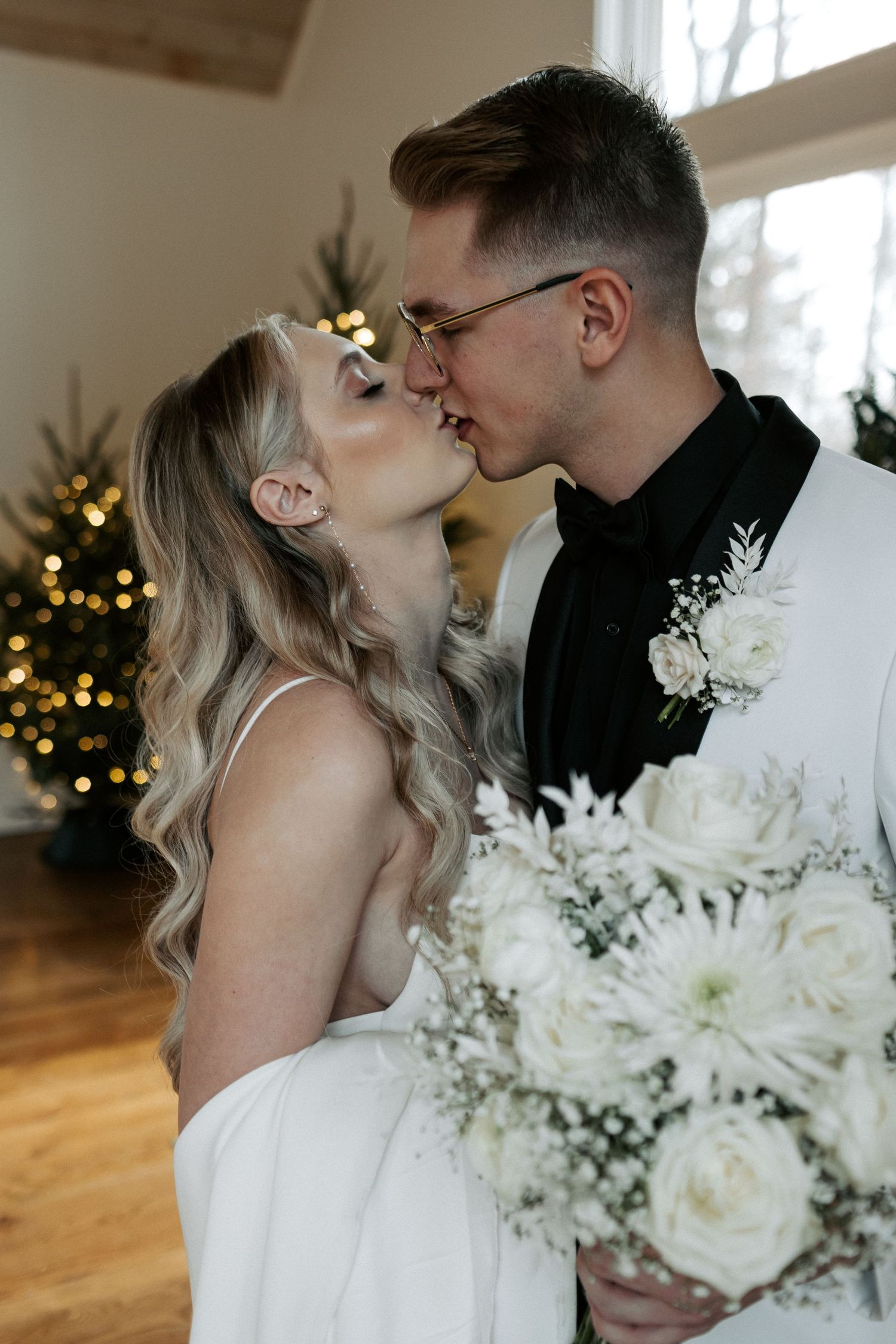 Juliette chapel north Georgia woods intimate wedding Christmas photographer Kiss