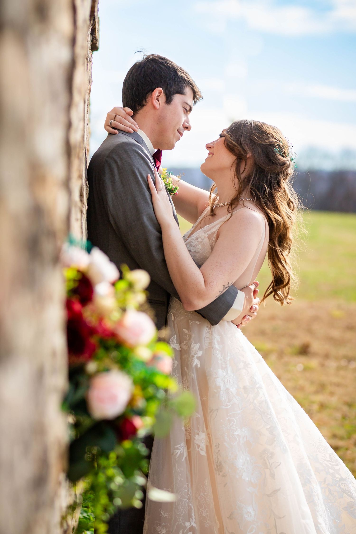 Bride and groom portraits at Plentywoods Venue near Fayetteville, Arkansas