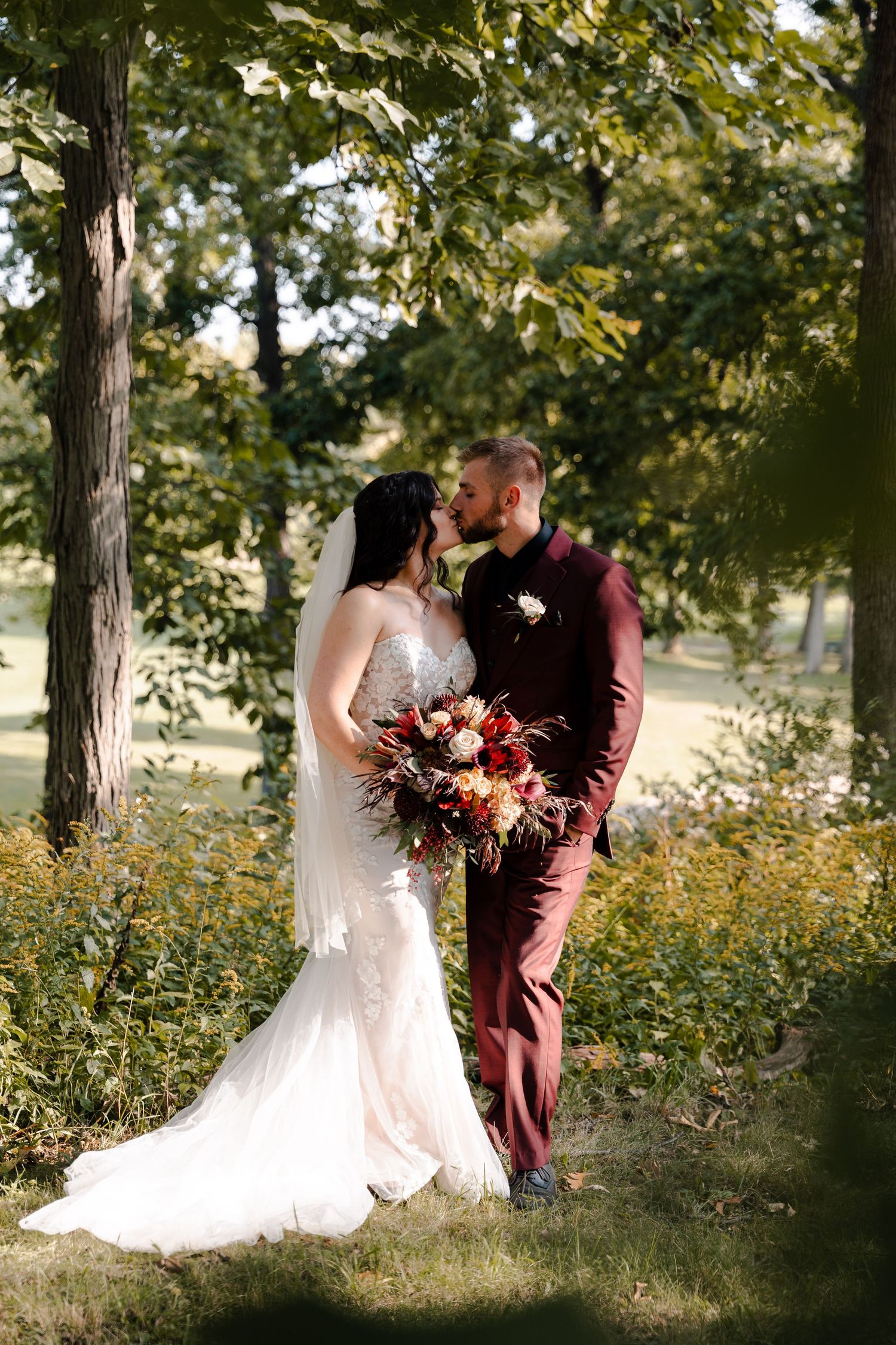 Beautiful Wedding at the Koshkonong Mounds Country Club in Fort Atkinson Wisconsin