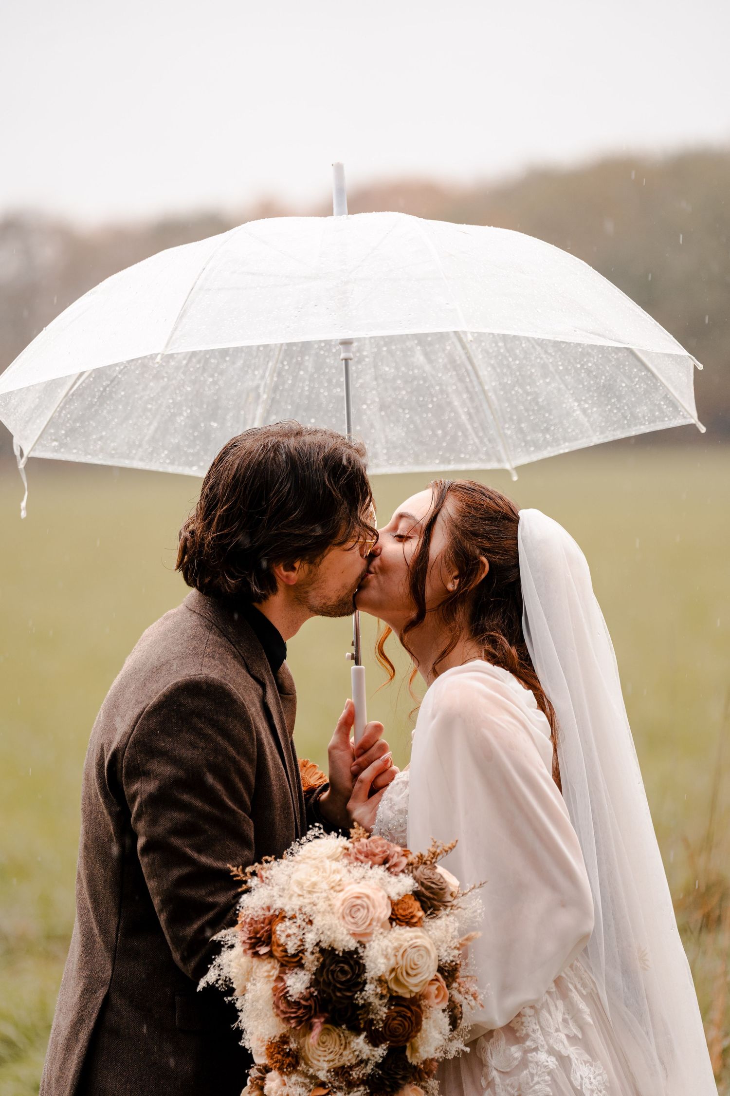 Beautiful Wedding at the Halverson House in Waterford Wisconsin