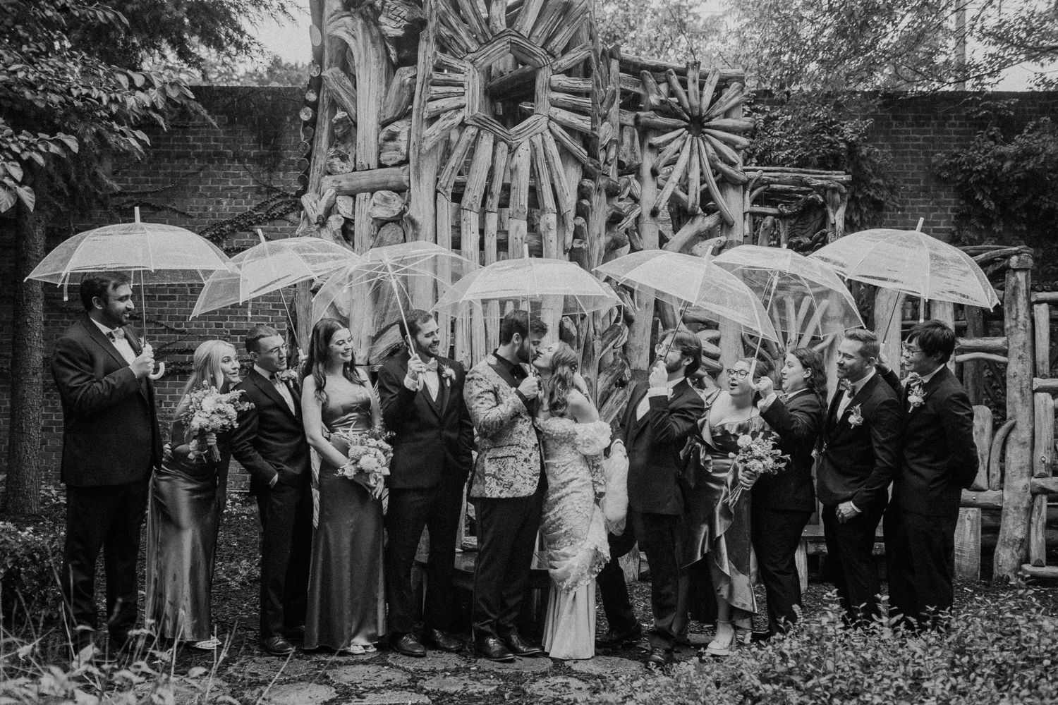 bridal-party-umbrellas-wedding-sculpture-garden-american-visionary-art-museum-baltimore