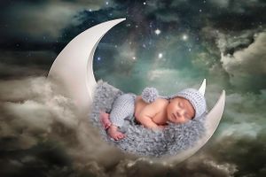 Best newborn photographer Saskatoon newborn photo