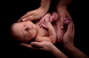 Best newborn photographer Saskatoon newborn photo