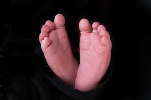 Best newborn photographer Saskatoon newborn photo