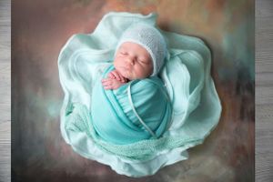 Best newborn photographer Saskatoon newborn photo