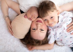Best newborn photographer Saskatoon newborn photo