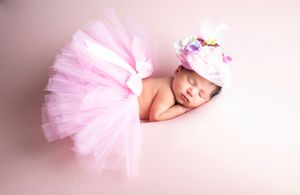 Best newborn photographer Saskatoon newborn photo