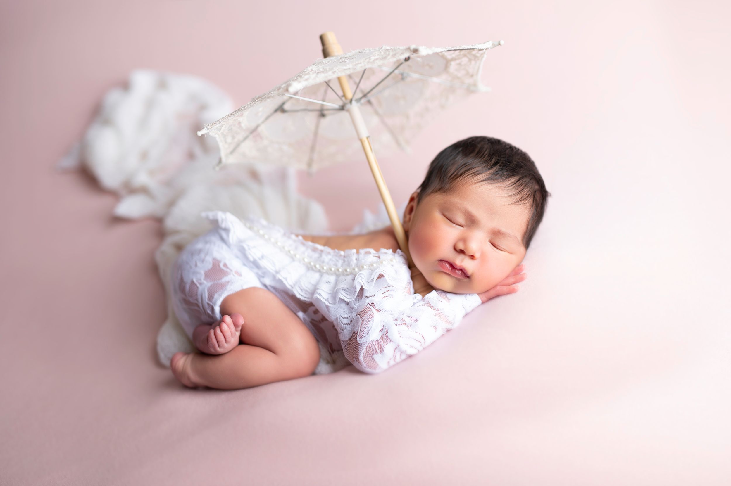 Best newborn photographer Saskatoon newborn photo