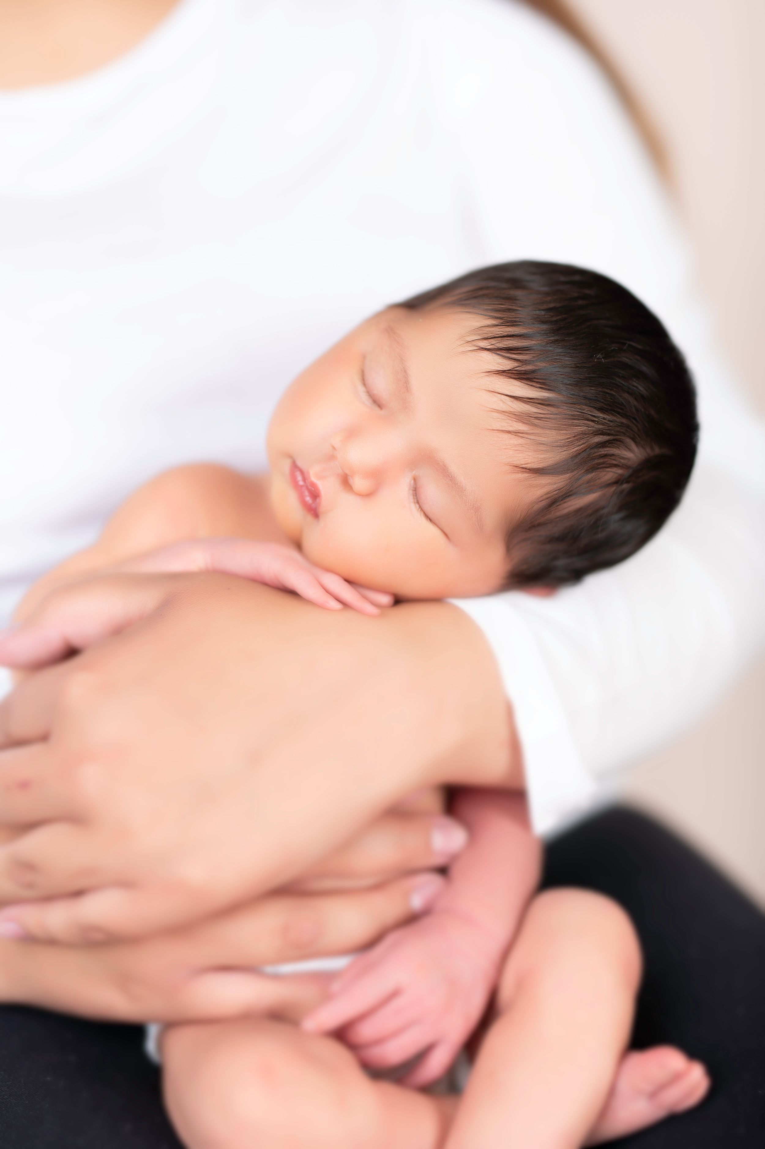 Newborn photographer Saskatoon newborn photo studio Saskatoon the best newborn photographer Saskatoon
