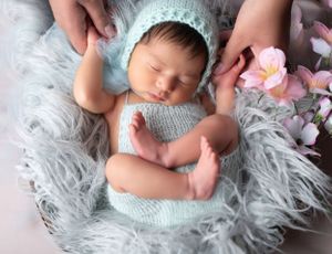 Best newborn photographer Saskatoon newborn photo