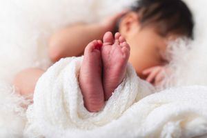 Best newborn photographer Saskatoon newborn photo