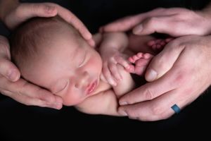 Newborn photographer Saskatoon newborn photo studio Saskatoon the best newborn photographer Saskatoon
