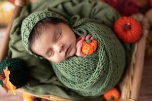 Best newborn photographer Saskatoon newborn photo