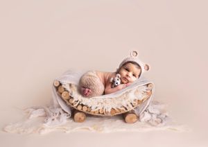 Newborn photographer Saskatoon newborn photo studio Saskatoon the best newborn photographer Saskatoon
