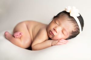 Newborn photographer Saskatoon newborn photo studio Saskatoon the best newborn photographer Saskatoon