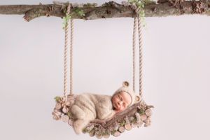 Newborn photographer Saskatoon newborn photo studio Saskatoon the best newborn photographer Saskatoon