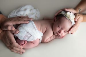 Best newborn photographer Saskatoon newborn photo