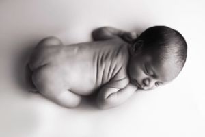 Best newborn photographer Saskatoon newborn photo