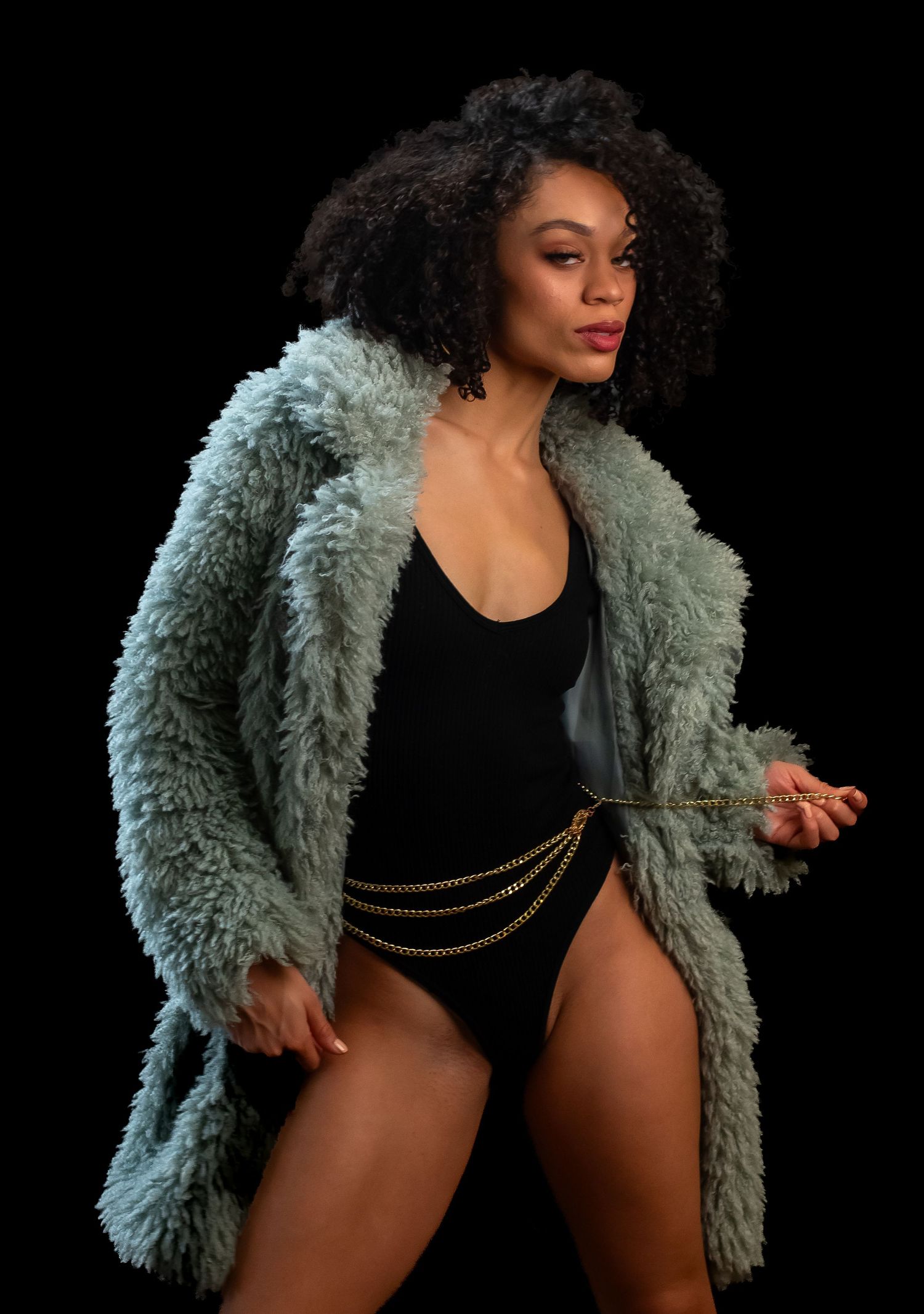 Studio-Photographer-Black-Background