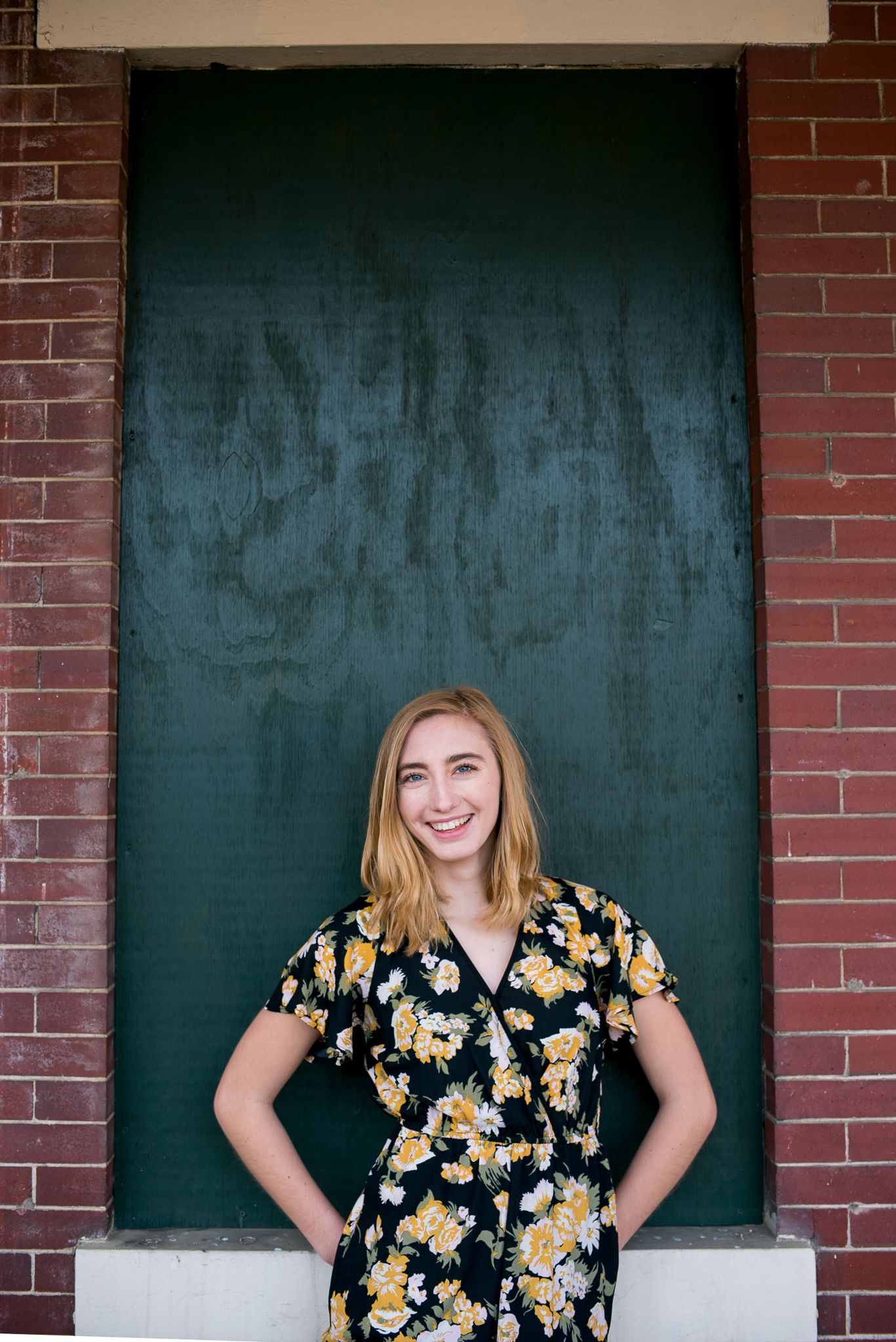 Senior Portraits. On location Senior Portraits in Dayton Ohio. Beavercreek Ohio Seniors. Lindsey Stoebner.