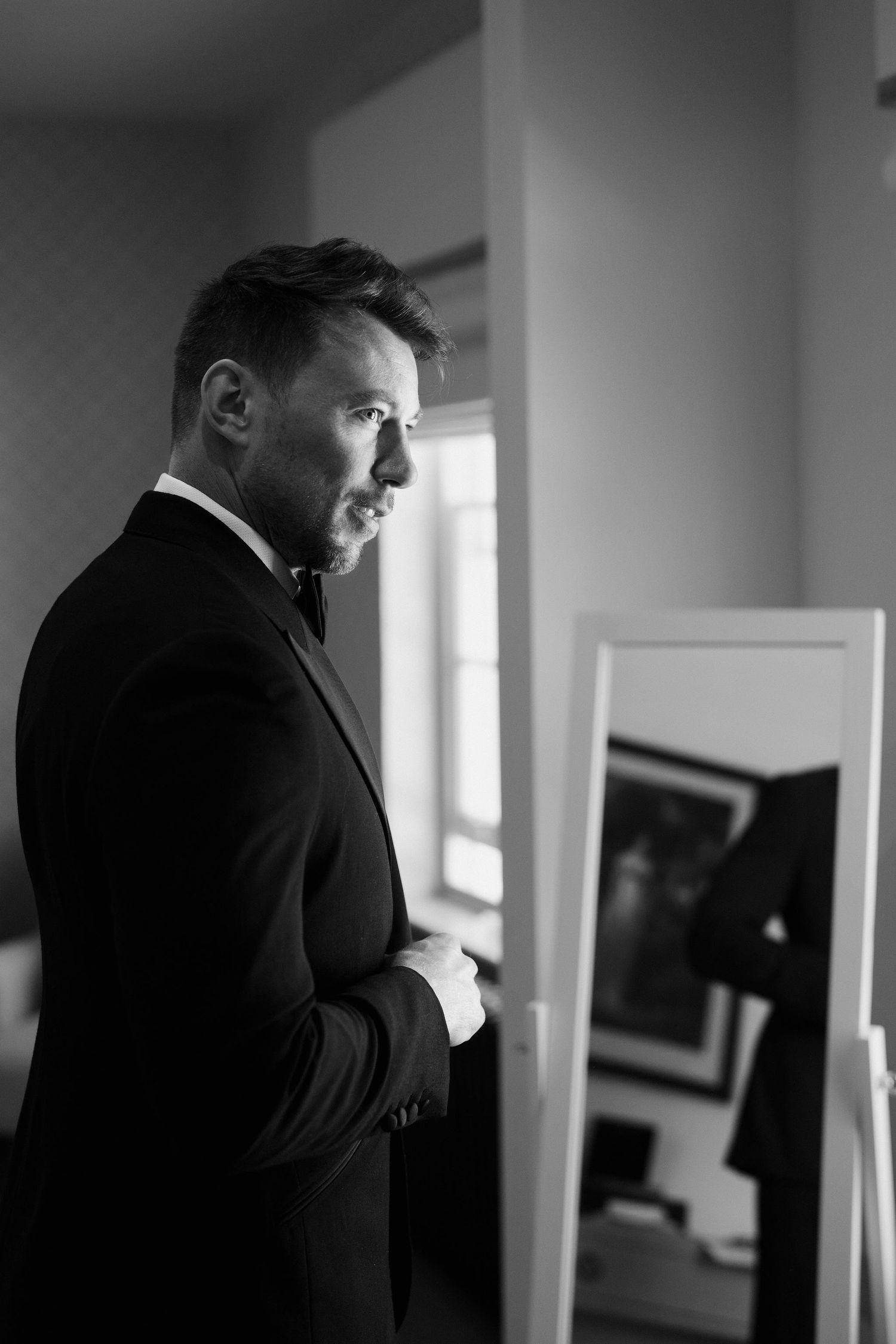 groom-getting-ready-stockton-house-wedding-shropshire