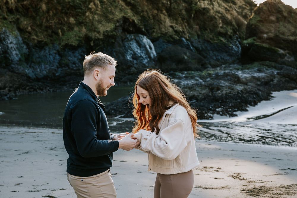 Washington Coast engagement session

Oregon Coast engagement session

PNW engagement photographer

Pacific Northwest engagement photos
coast