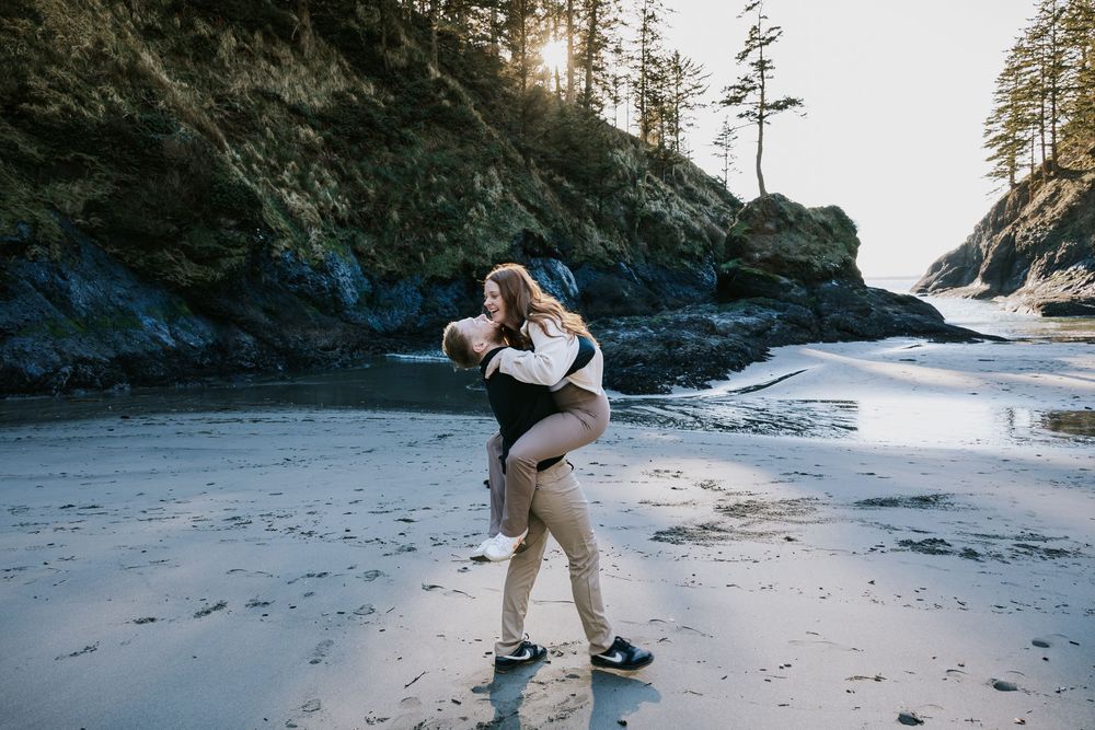 Washington Coast engagement session

Oregon Coast engagement session

PNW engagement photographer

Pacific Northwest engagement photos
coast