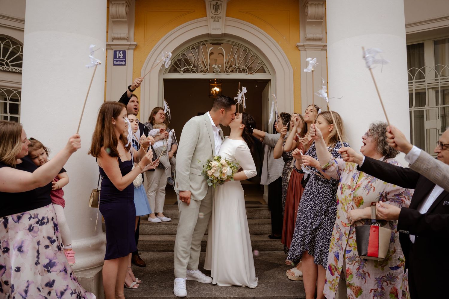 Romantische Hochzeitsfotos in München – Outdoor Shooting im Englischen Garten Mandlstraße 14