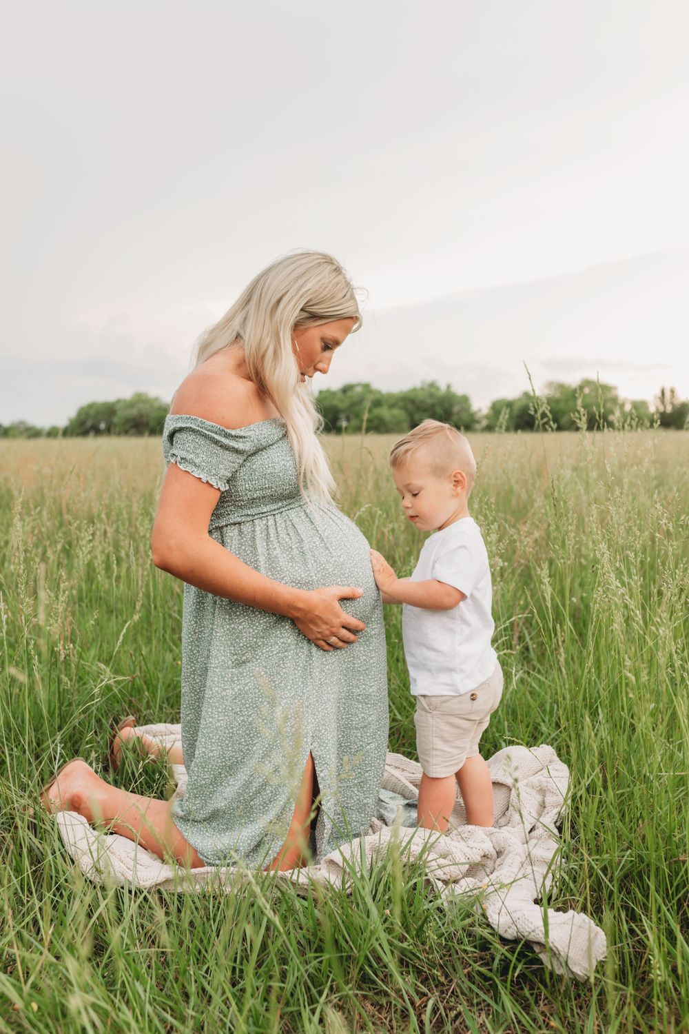 Outdoor Oklahoma Maternity Photographer