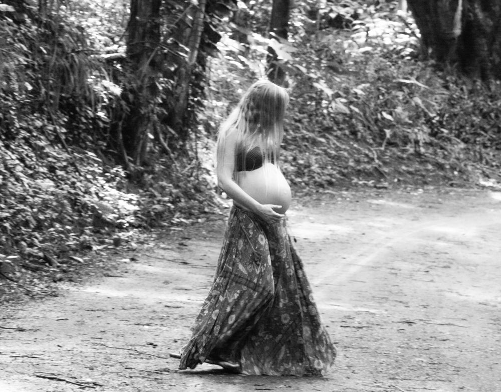 Maternity photography, maternity photography in nature, natural light maternity photography beach maternity photo, dorset family photos