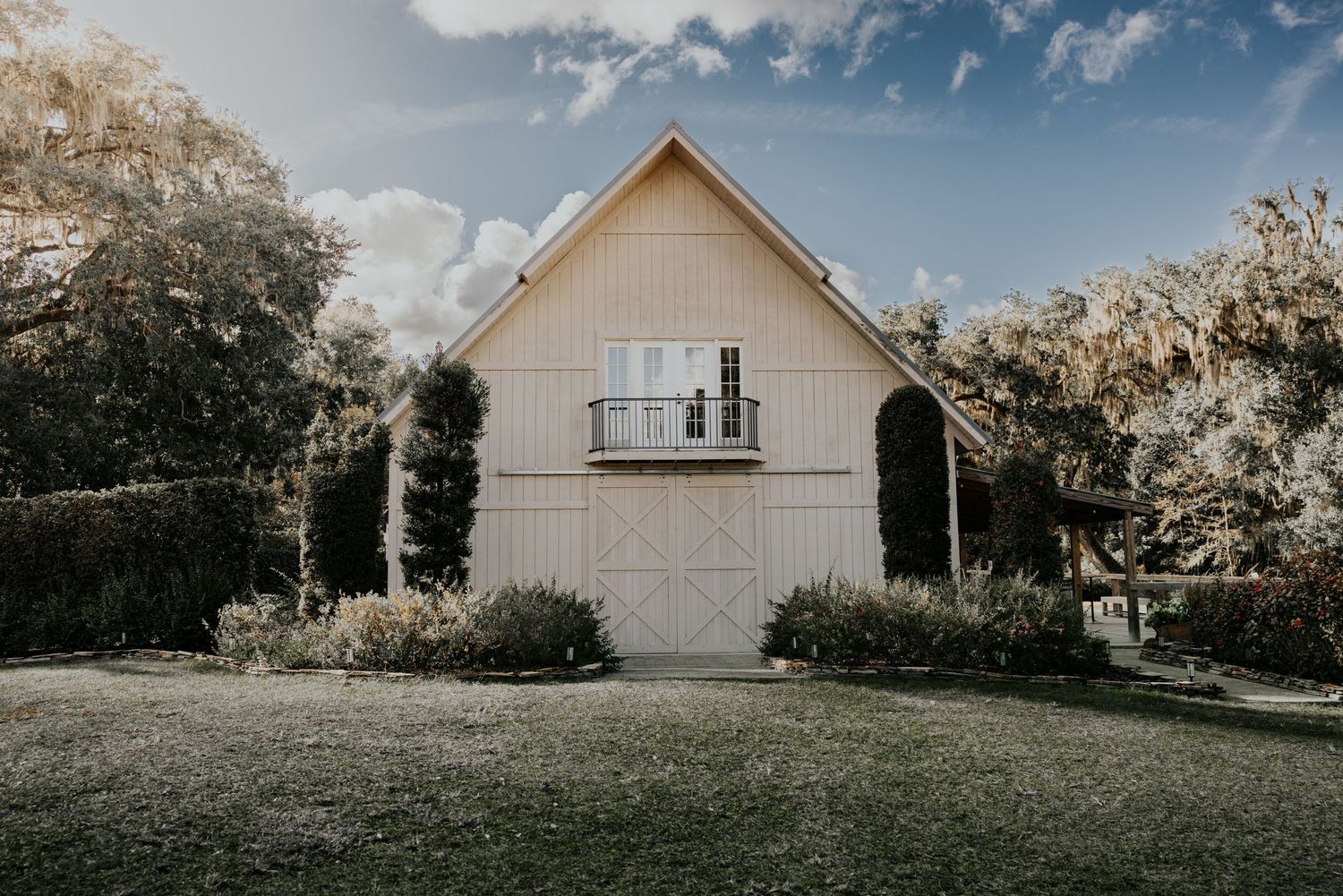 October Oaks Wedding Venue