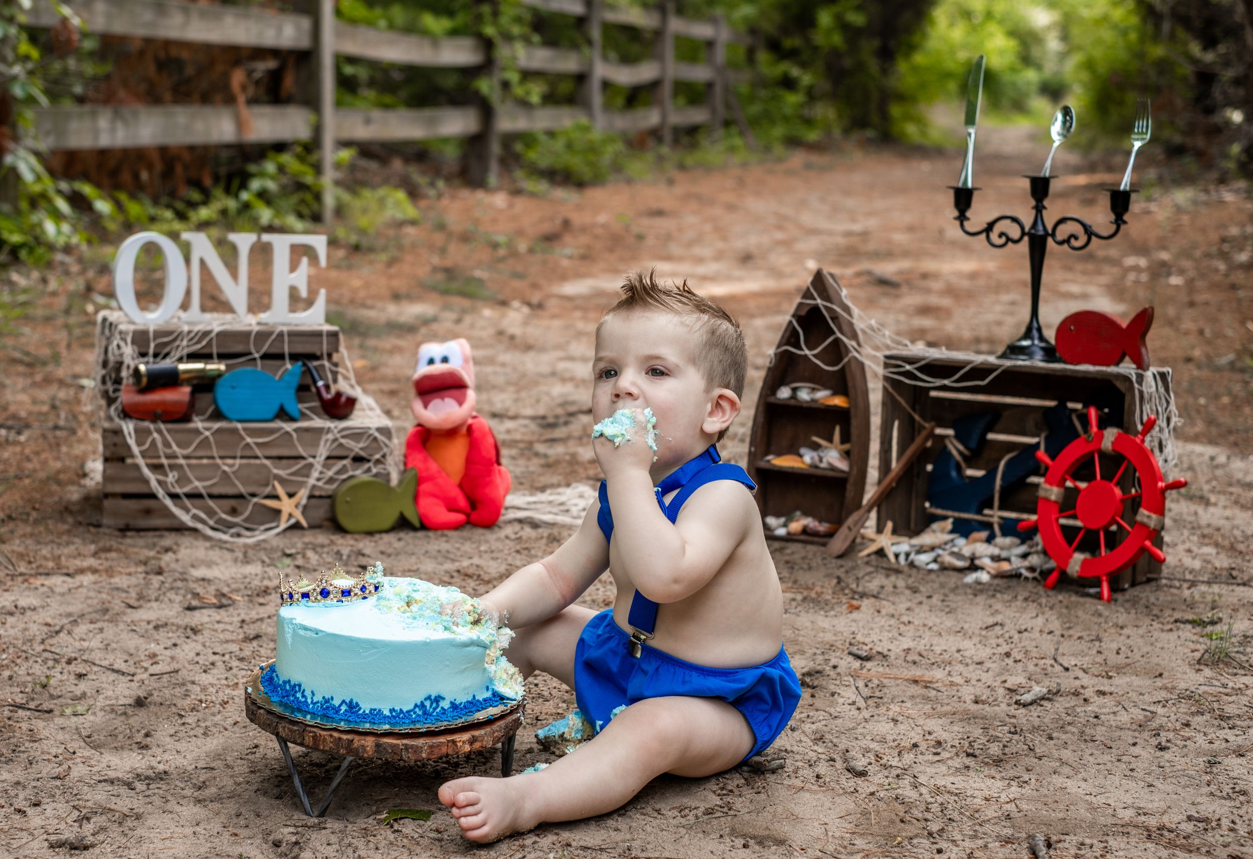 outdoor cake smash session, 1st birthday cake smash