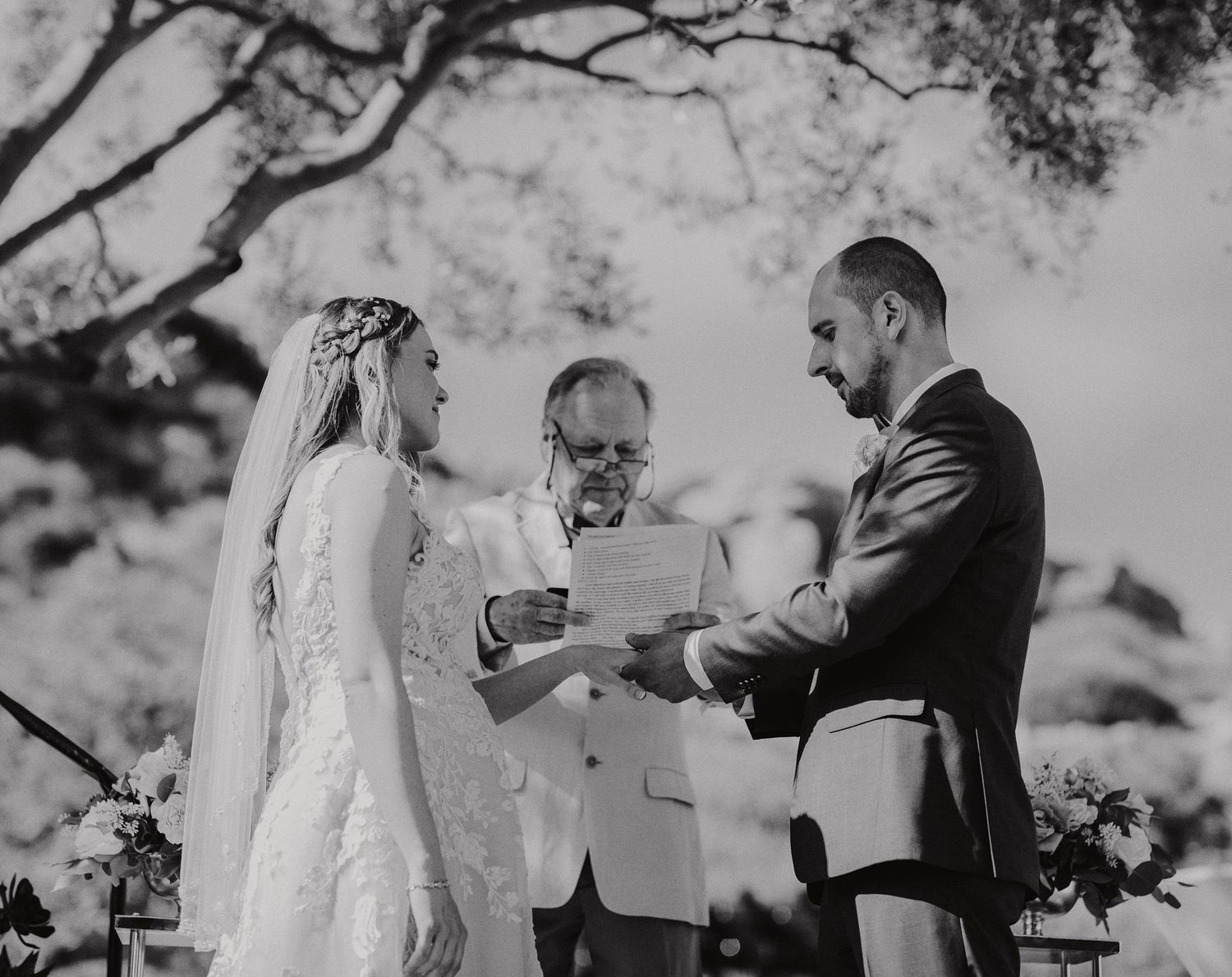 E Noelle Photography backyard wedding in Hidden Hills Los Angeles, bride and groom at alter