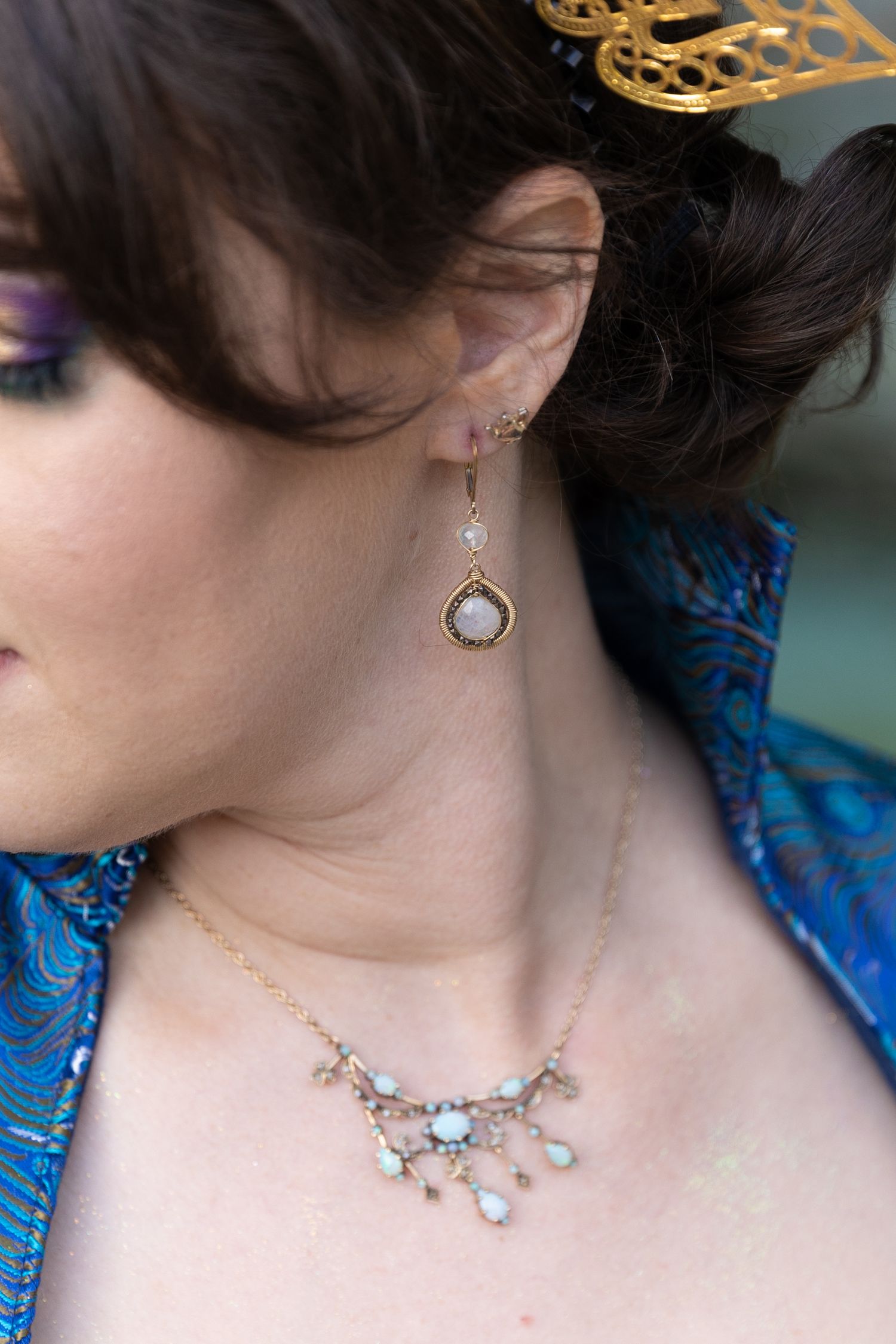 Bride's close up detail shots of her jewelry.