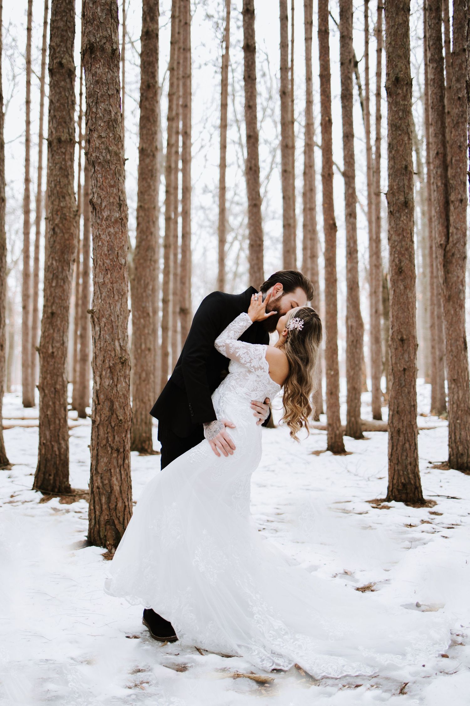 Oak Openings Elopement photos in the snow captured by photographer Autumn Case with DreamStudios LLC out of Toledo Ohio