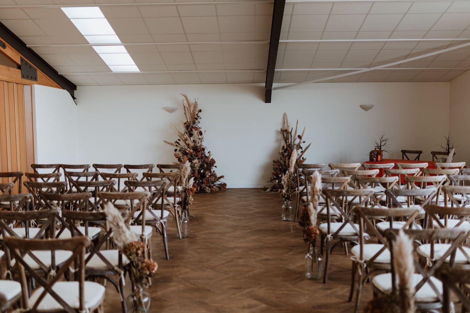 Malt house barns with autumnal decor feel for wedding