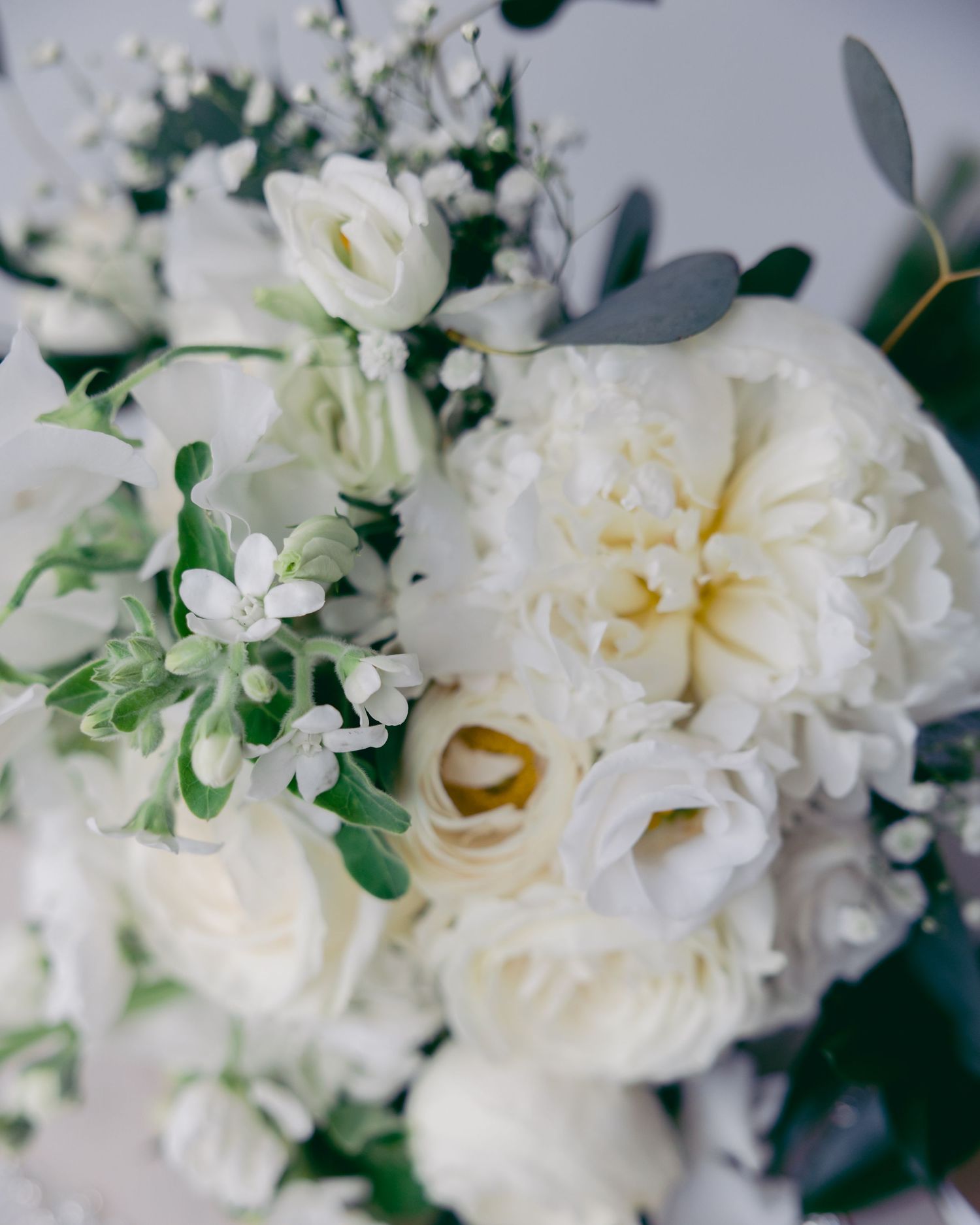white wedding flowers