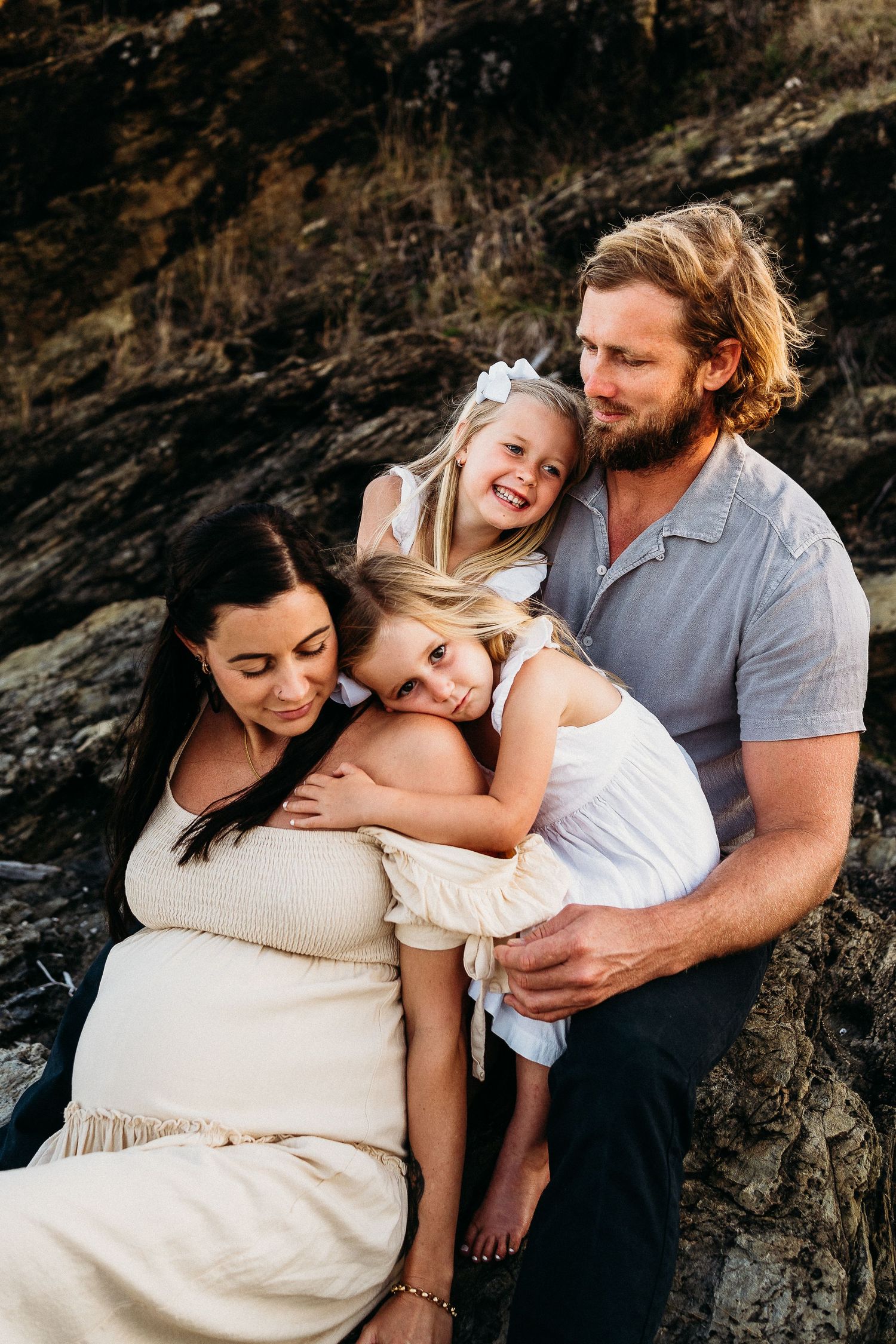 PORT HEDLAND MATERNITY NEWBORN FAMILY MOTHERHOOD PHOTOGRAPHER