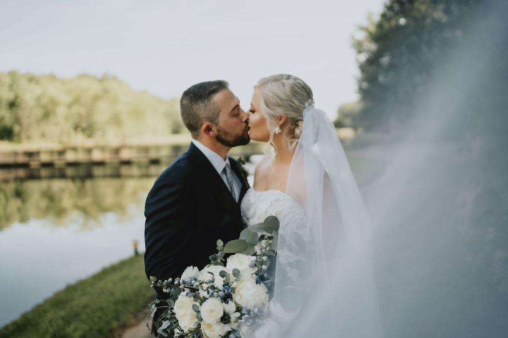 bride and groom kissing Georgia wedding