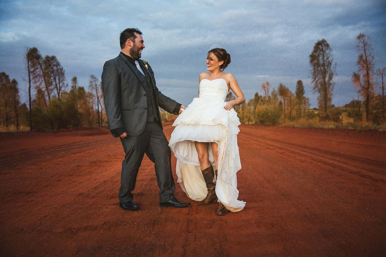 Wedding couple dancing in the red centre of Australia