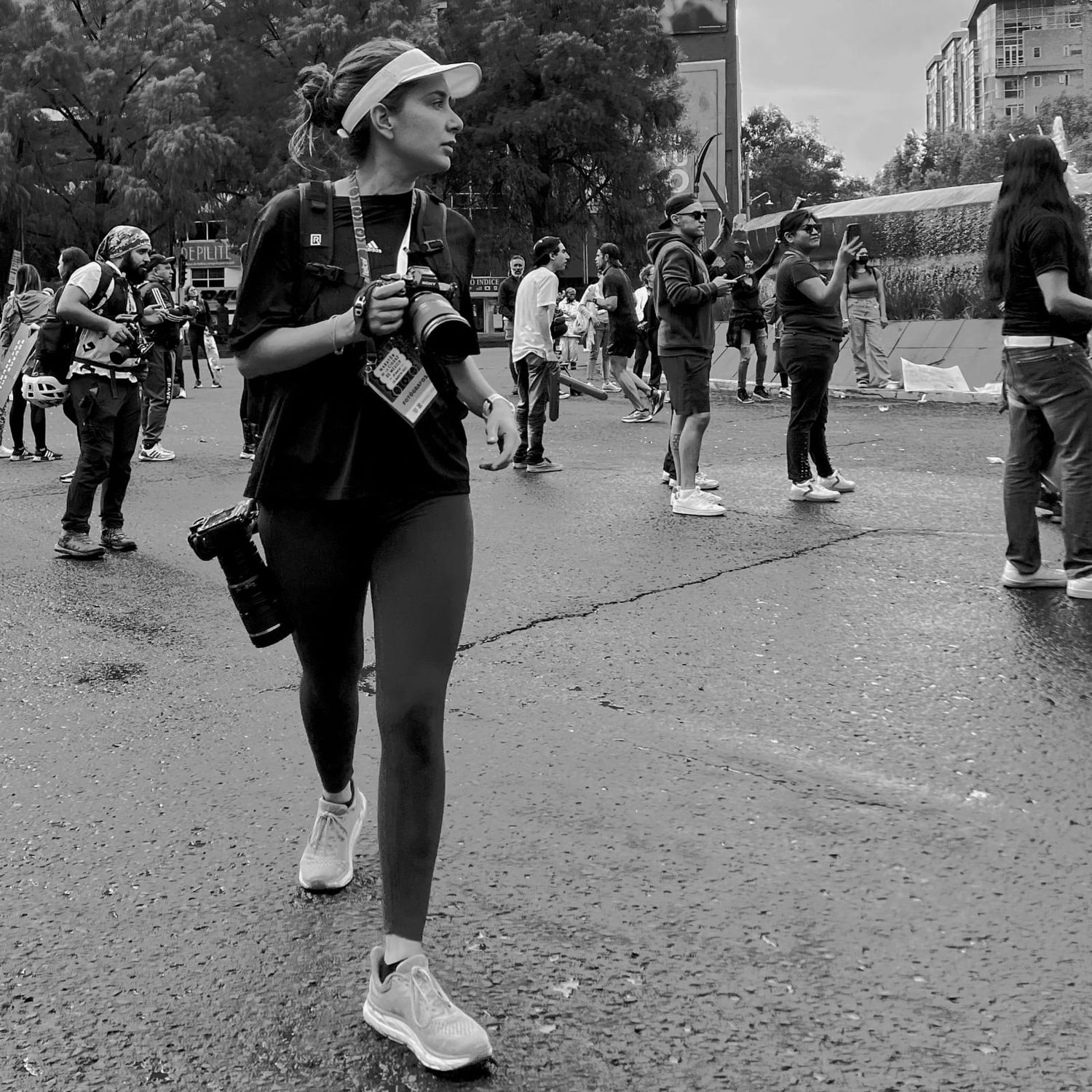 Elva Villarreal, sports photographer working on Mexico City Marathon