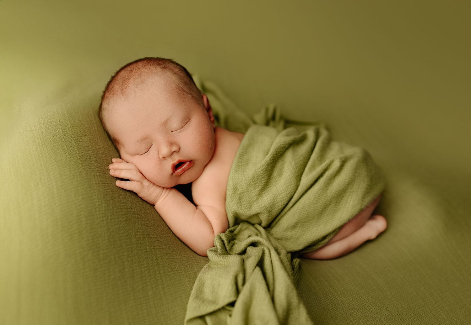 Bailey's Photography | Southern Ohio | Newborn Session | Green Blanket and Side Pose | Portsmouth Baby Photographer