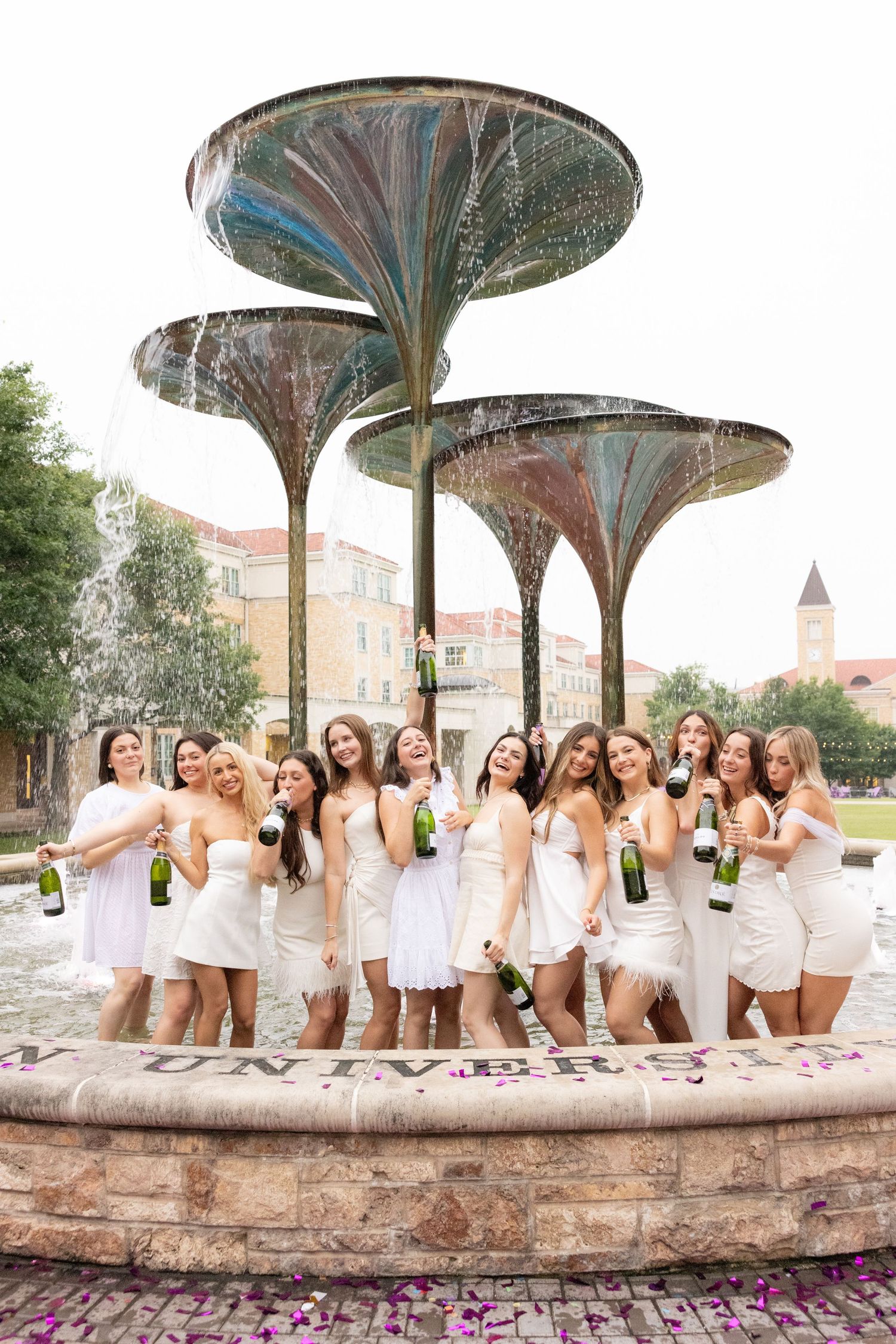 TCU senior group photography session in Fort Worth Texas. Group of Texas Christian University senior takes photos.
