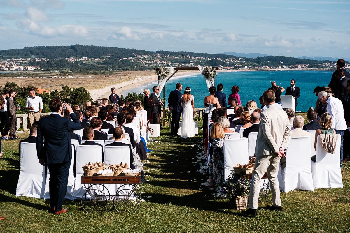Fotografía documental de boda en Valencia. Reportaje fotográfico en O GROVE, GALICIA. Fotógrafo de boda Valencia