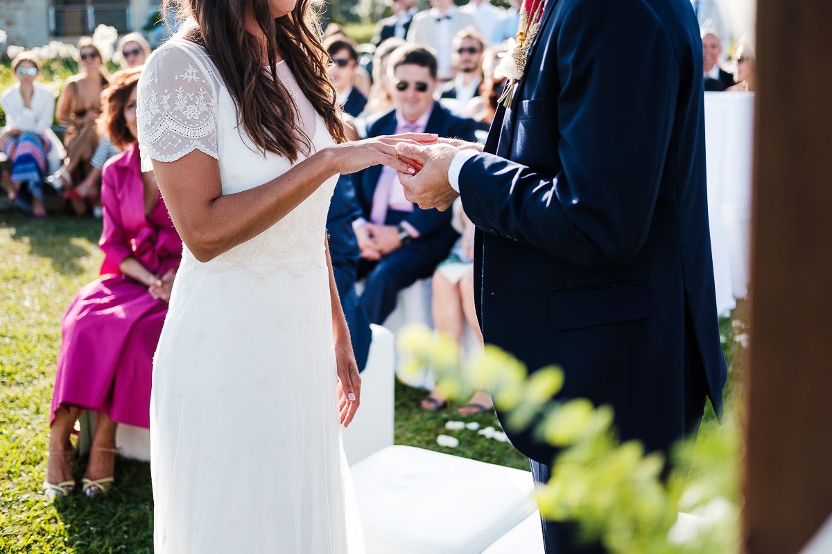 Fotografía documental de boda en Valencia. Reportaje fotográfico en O GROVE, GALICIA. Fotógrafo de boda Valencia