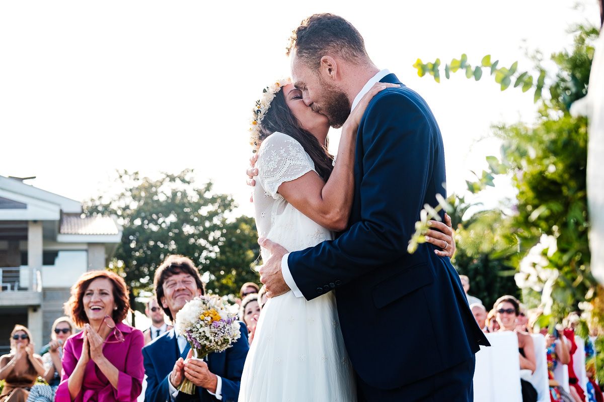 Fotografía documental de boda en Valencia. Reportaje fotográfico en O GROVE, GALICIA. Fotógrafo de boda Valencia