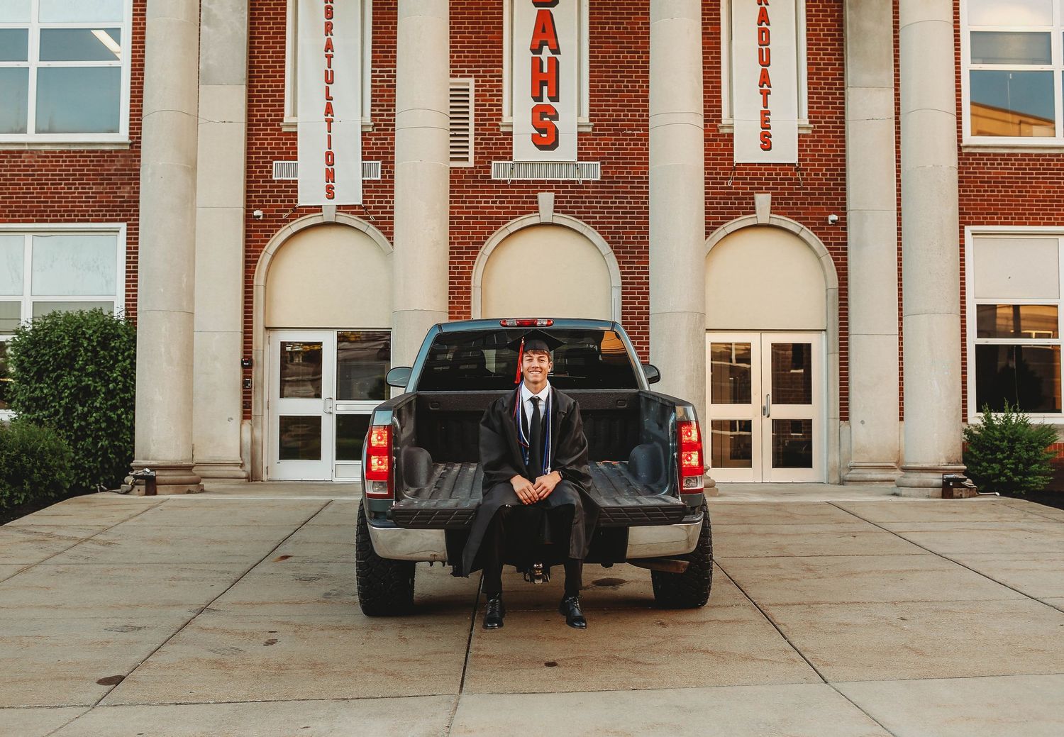 senior photos, cap and gown photos, truck photos