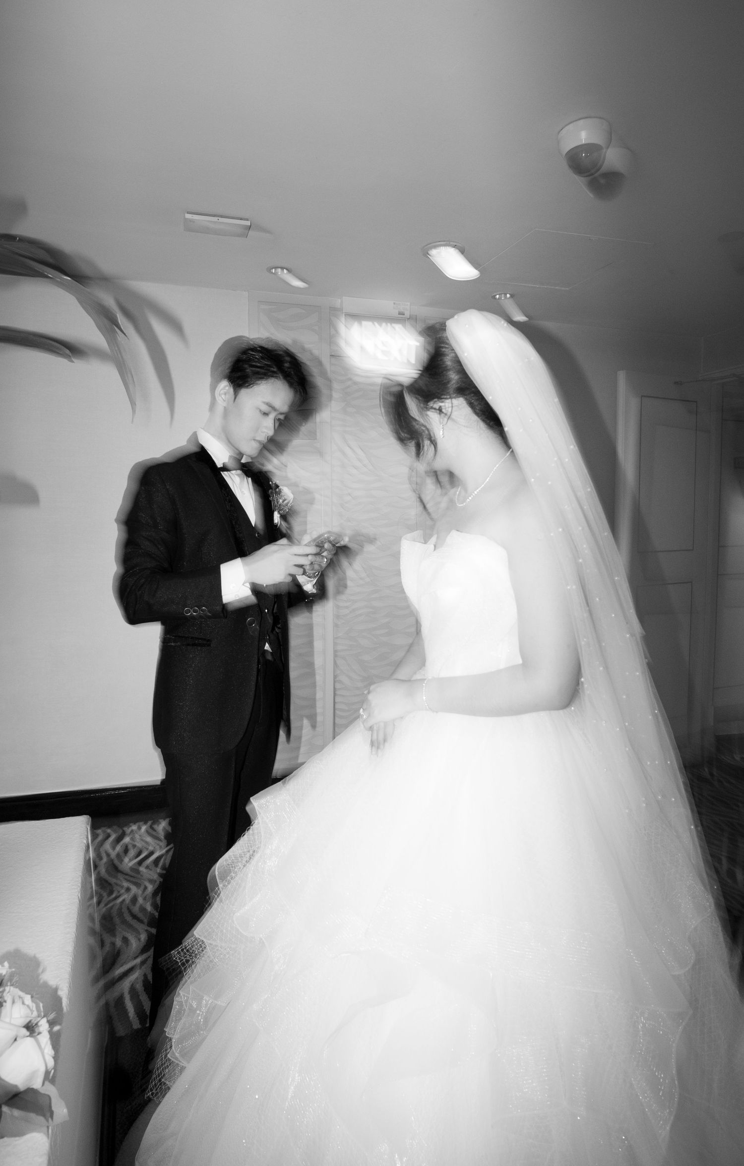 Wedding photographer and wedding videographer in Singapore with affordable wedding photography and videography services