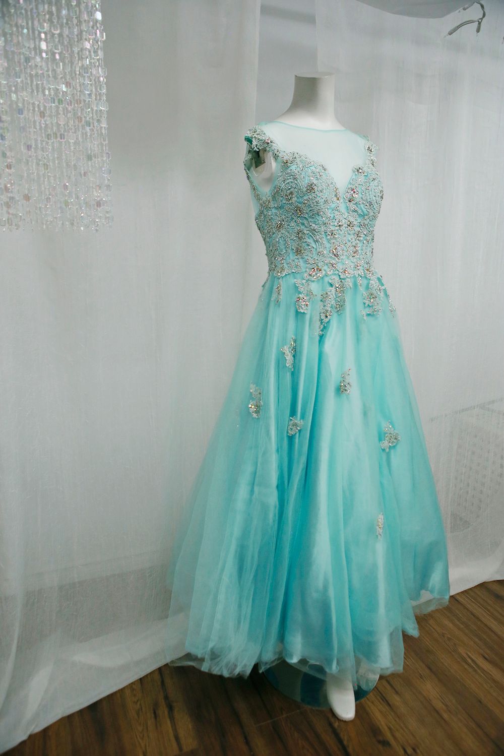 Alberta calgary gown/dress for rent
